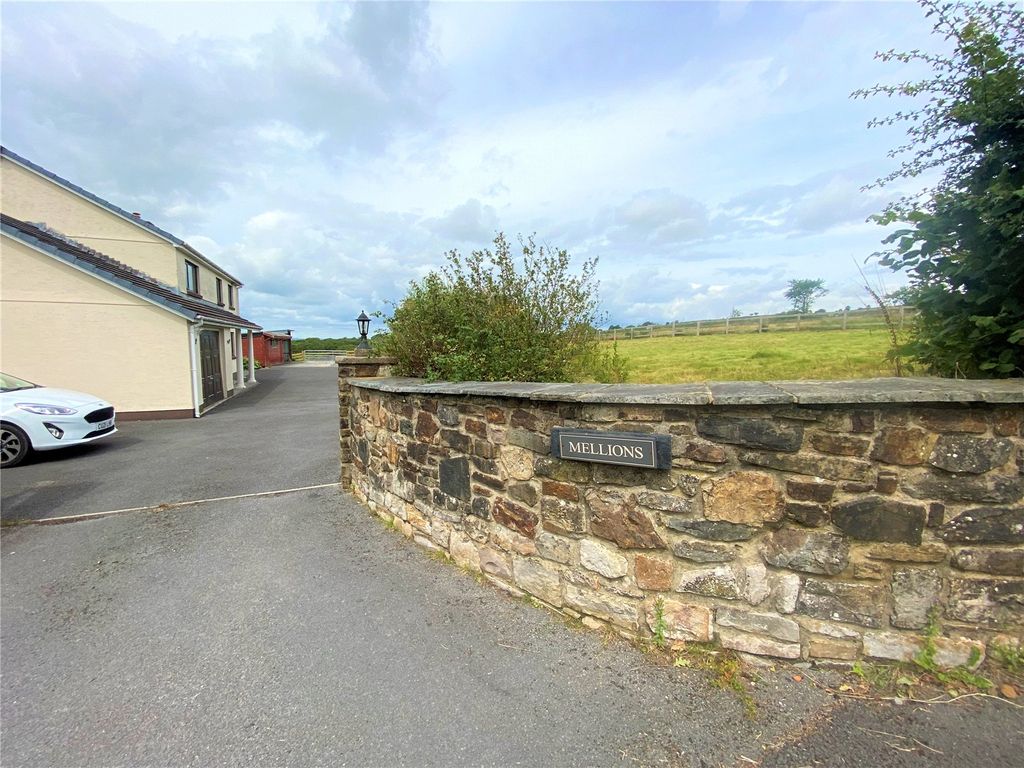 Land for sale in Heol Ddu, Ammanford, Carmarthenshire SA18, £600,000