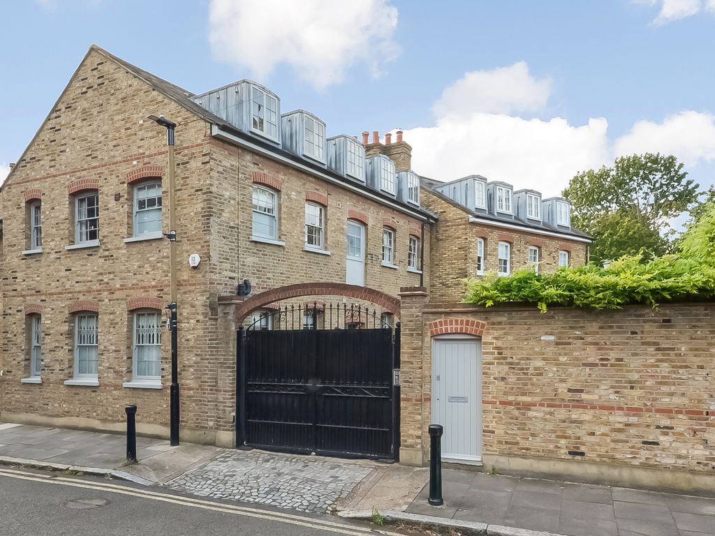 4 bed end terrace house for sale in Straightsmouth, Greenwich SE10, £2,000,000