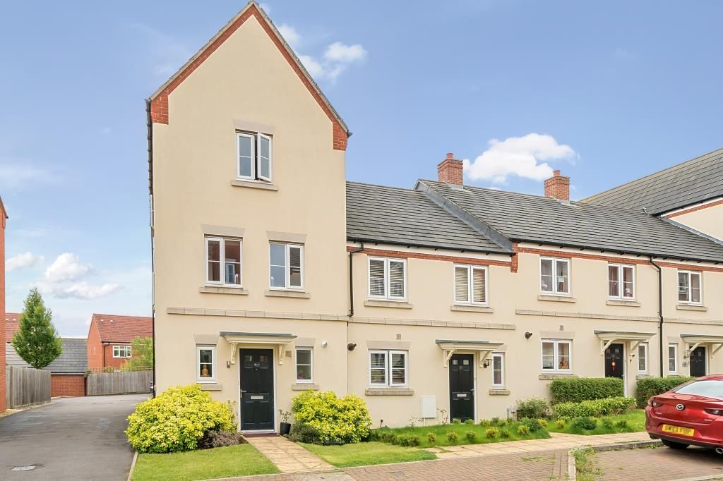 4 bed town house for sale in Botley, Oxford OX2, £450,000