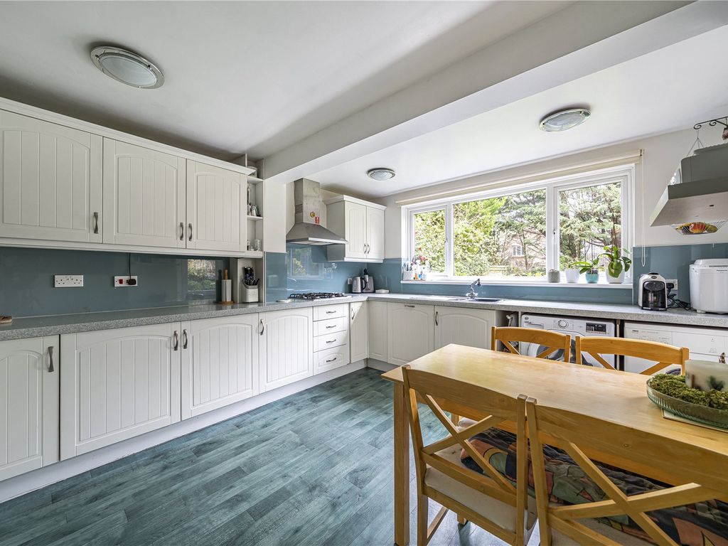 3 bed detached house for sale in Woking, Surrey GU21, £600,000