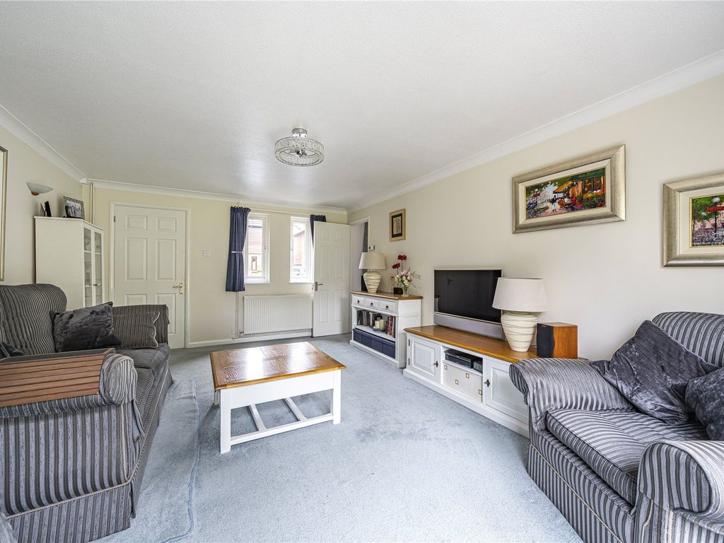 3 bed detached house for sale in Woking, Surrey GU21, £600,000