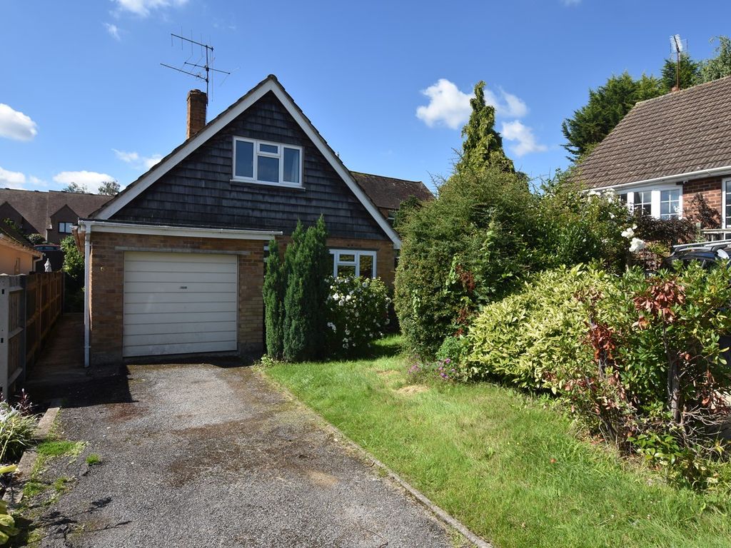 3 bed bungalow for sale in Red Rose, Binfield, Bracknell RG42, £550,000