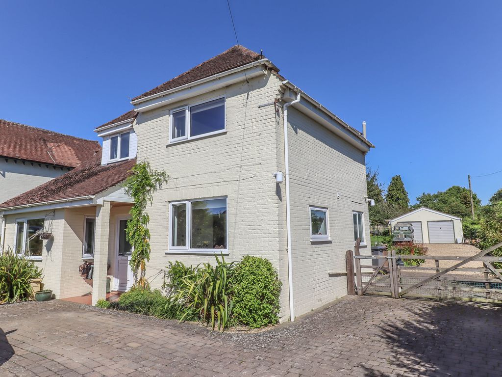 3 bed detached house for sale in Lopcombe, Salisbury, Wiltshire SP5, £695,000