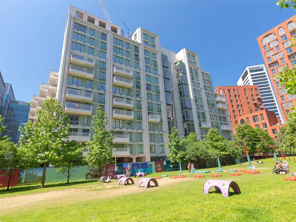 New home, 1 bed flat for sale in Cubitt Square, London N1C, £800,000