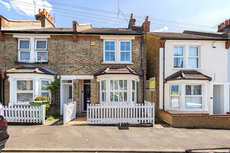 3 bed end terrace house for sale in Lincoln Road, Sidcup DA14, £575,000