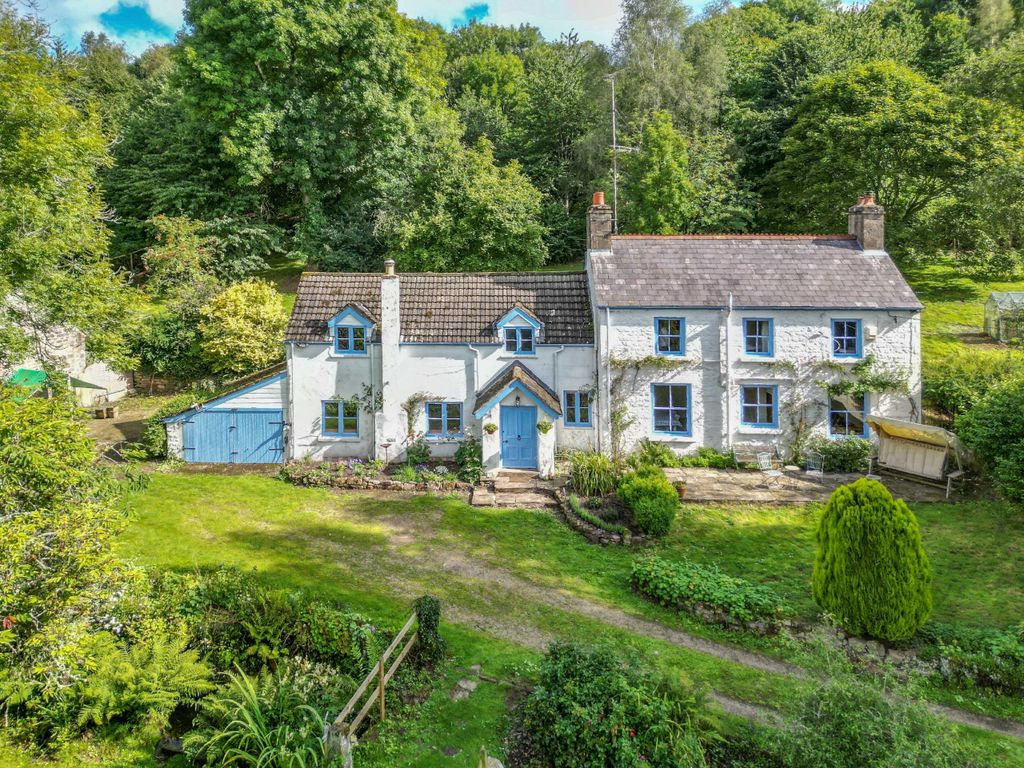 4 bed detached house for sale in Whitebrook Monmouth, Monmouthshire NP25, £950,000