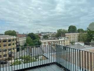 2 bed flat to rent in The Mode, Centric Close, Camden Town NW1, £3,200 pcm
