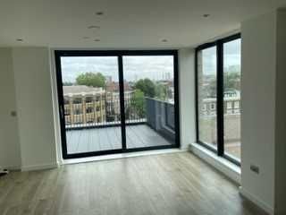 2 bed flat to rent in The Mode, Centric Close, Camden Town NW1, £3,200 pcm