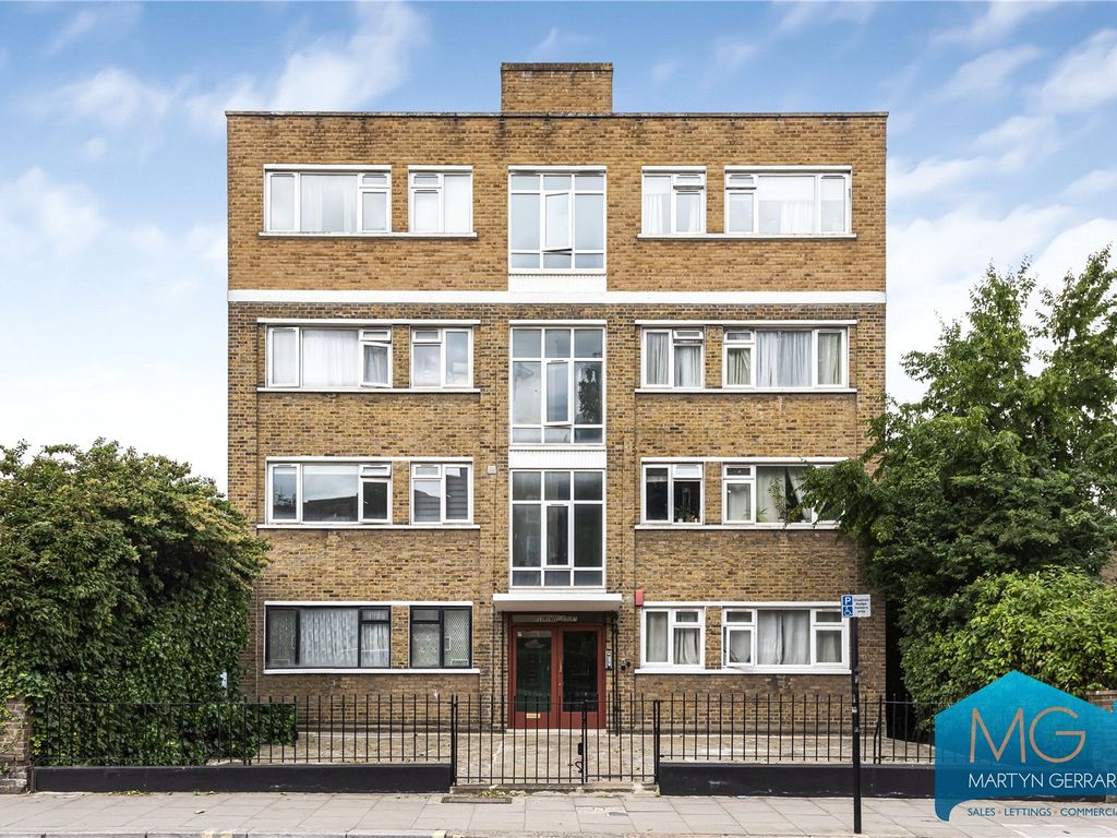 2 bed flat for sale in Torriano Avenue, Kentish Town, London NW5, £400,000