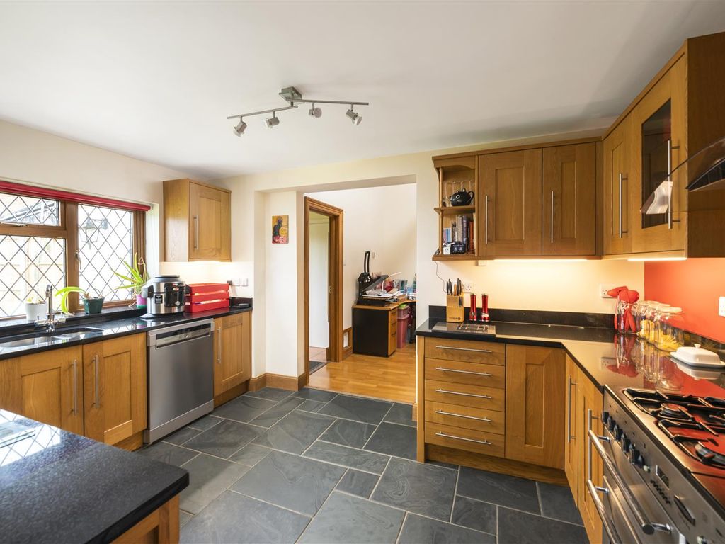 3 bed detached bungalow for sale in Weatherhill Road, Smallfield, Horley RH6, £675,000