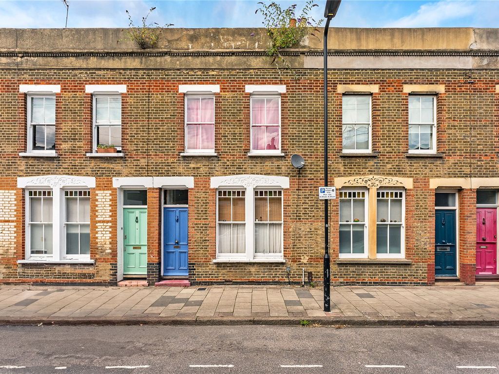 3 bed terraced house for sale in Beck Road, London E8, £1,150,000