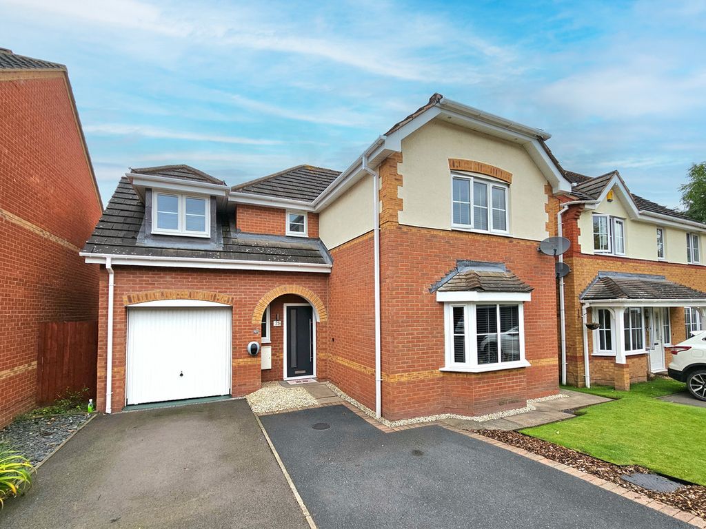 4 bed detached house for sale in Lintin Close, Telford TF5, £365,000
