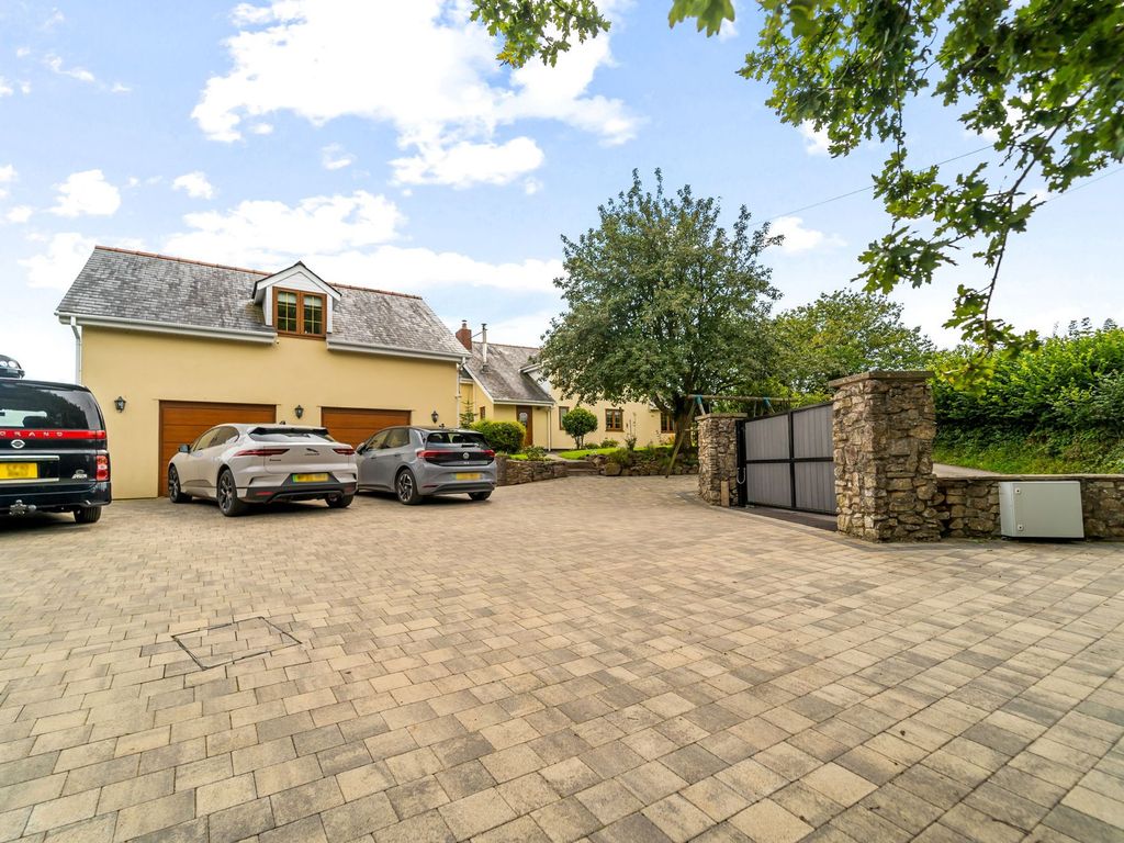 4 bed detached house for sale in Usk Road, Caerleon NP18, £995,000