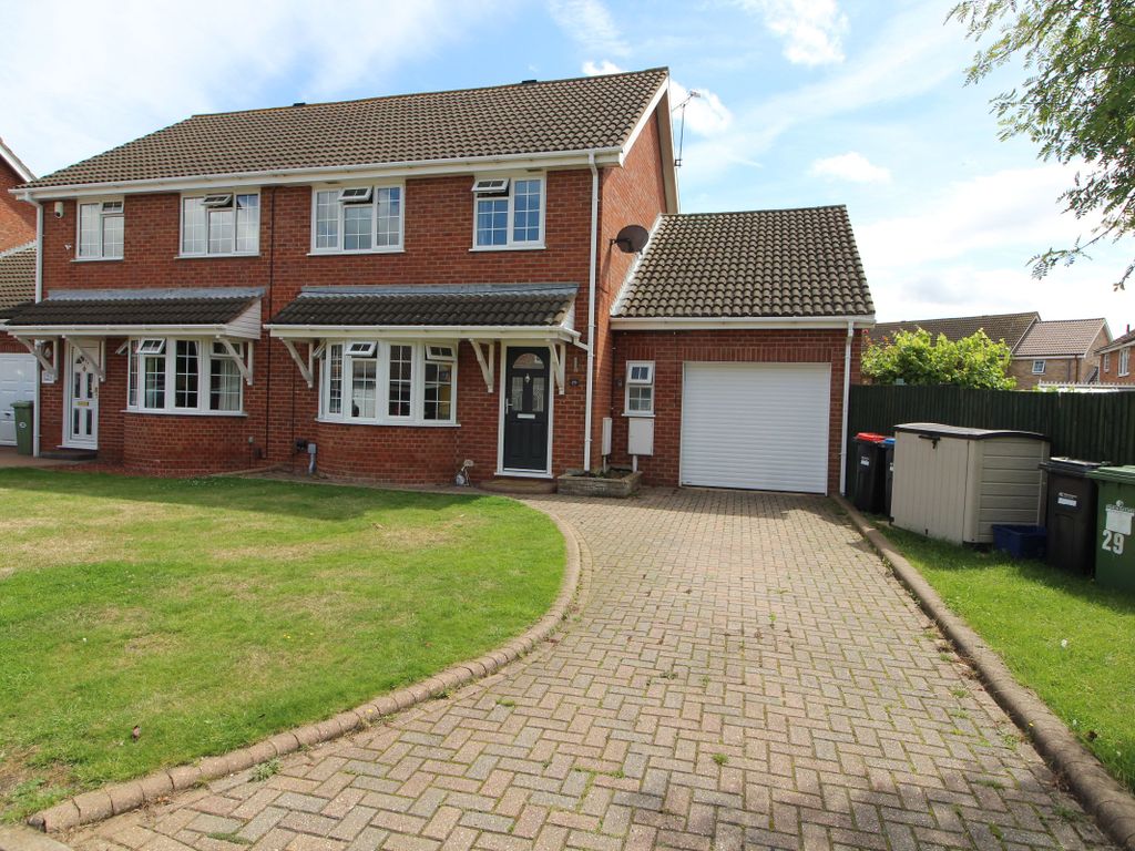 4 bed semi-detached house for sale in Sitwell Close, Newport Pagnell MK16, £420,000