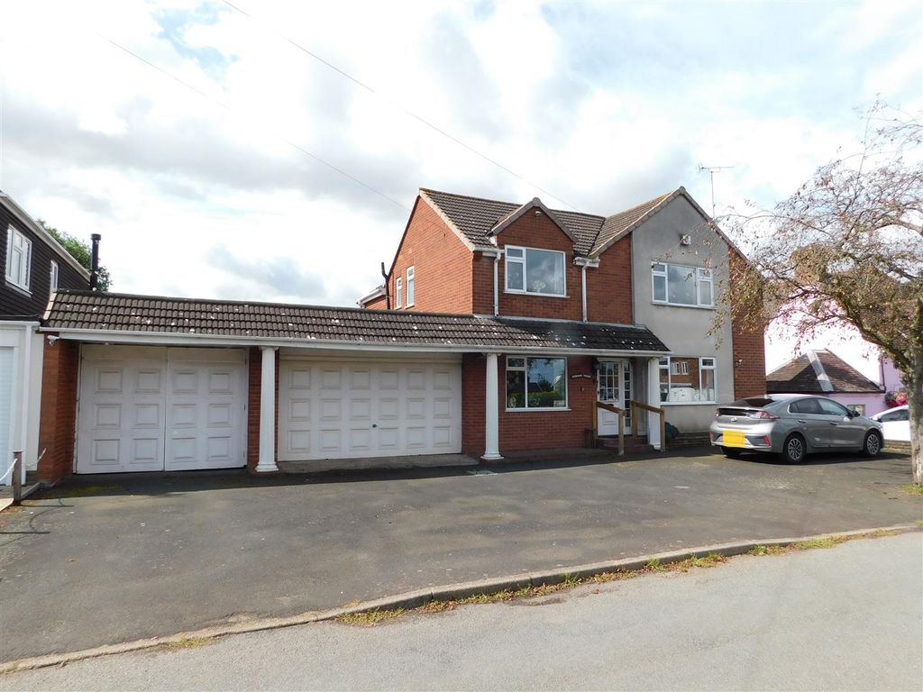 4 bed property for sale in Griffiths Green, Claverley, Wolverhampton WV5, £500,000