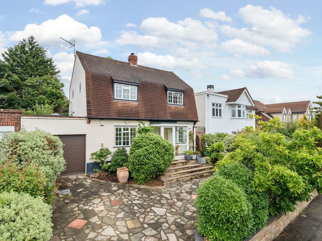 3 bed detached house for sale in Beechway, Bexley DA5, £675,000