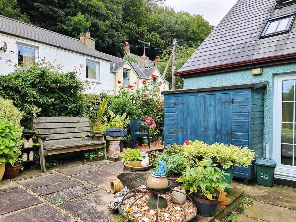 3 bed cottage for sale in Glyn-Y-Mel Road, Lower Town, Fishguard SA65, £328,500