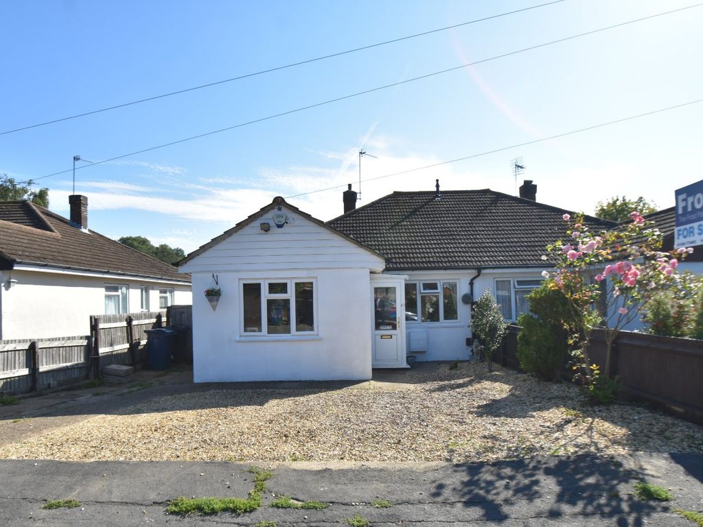 3 bed bungalow for sale in Rose Drive, Chesham, Buckinghamshire HP5, £465,000