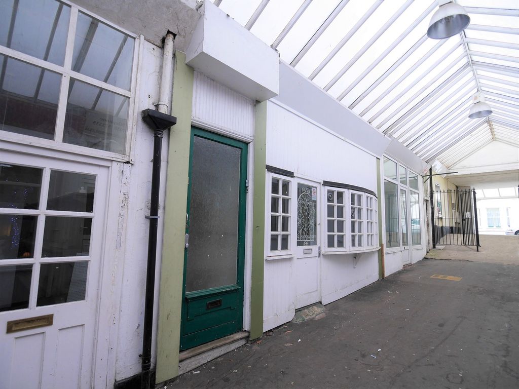 1 bed flat to rent in Yarborough Arcade, High Street, Shanklin, Isle Of Wight. PO37, £550 pcm