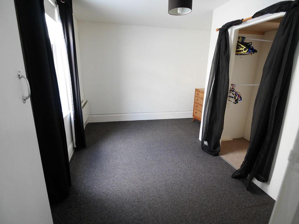 1 bed flat to rent in Yarborough Arcade, High Street, Shanklin, Isle Of Wight. PO37, £550 pcm