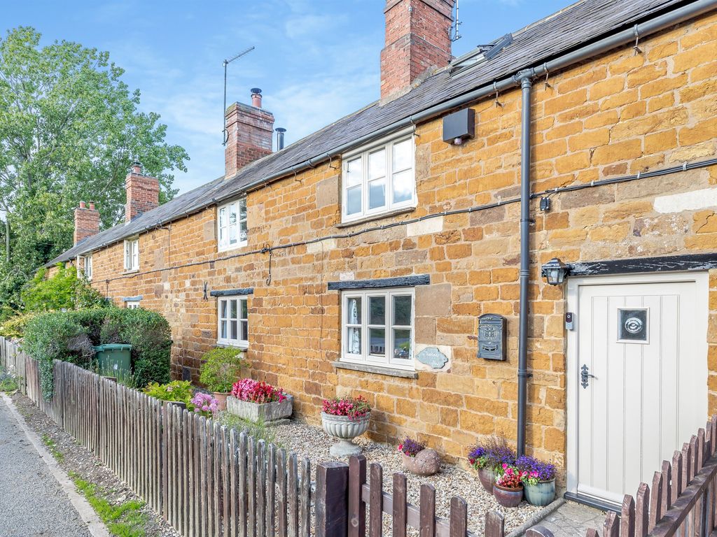 2 bed cottage for sale in Medbourne Road, Stockerston, Oakham LE15, £375,000