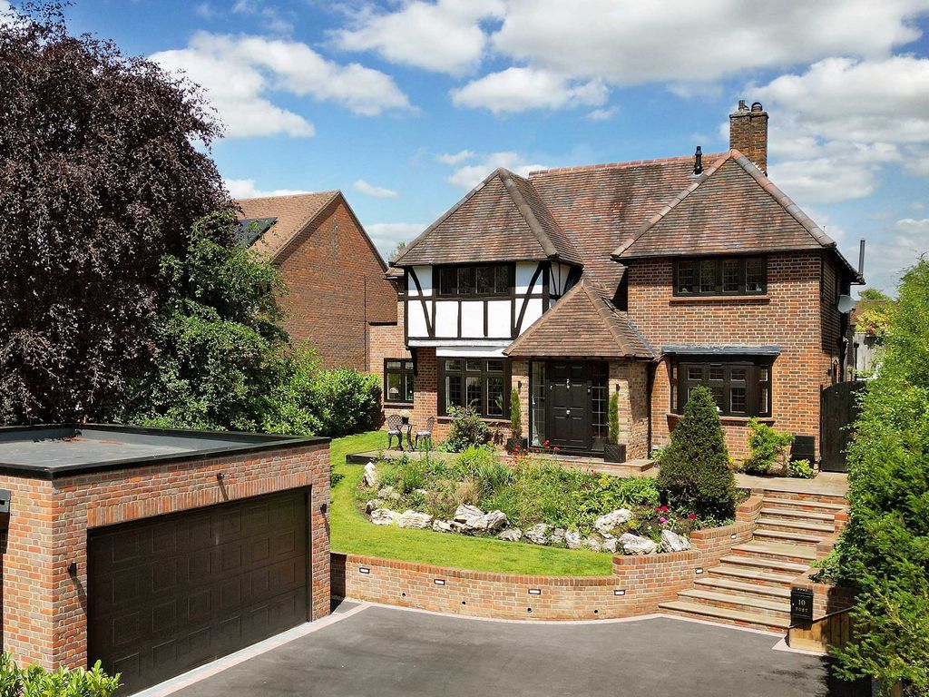 5 bed detached house for sale in Woodside Road, Beaconsfield HP9, £2,000,000
