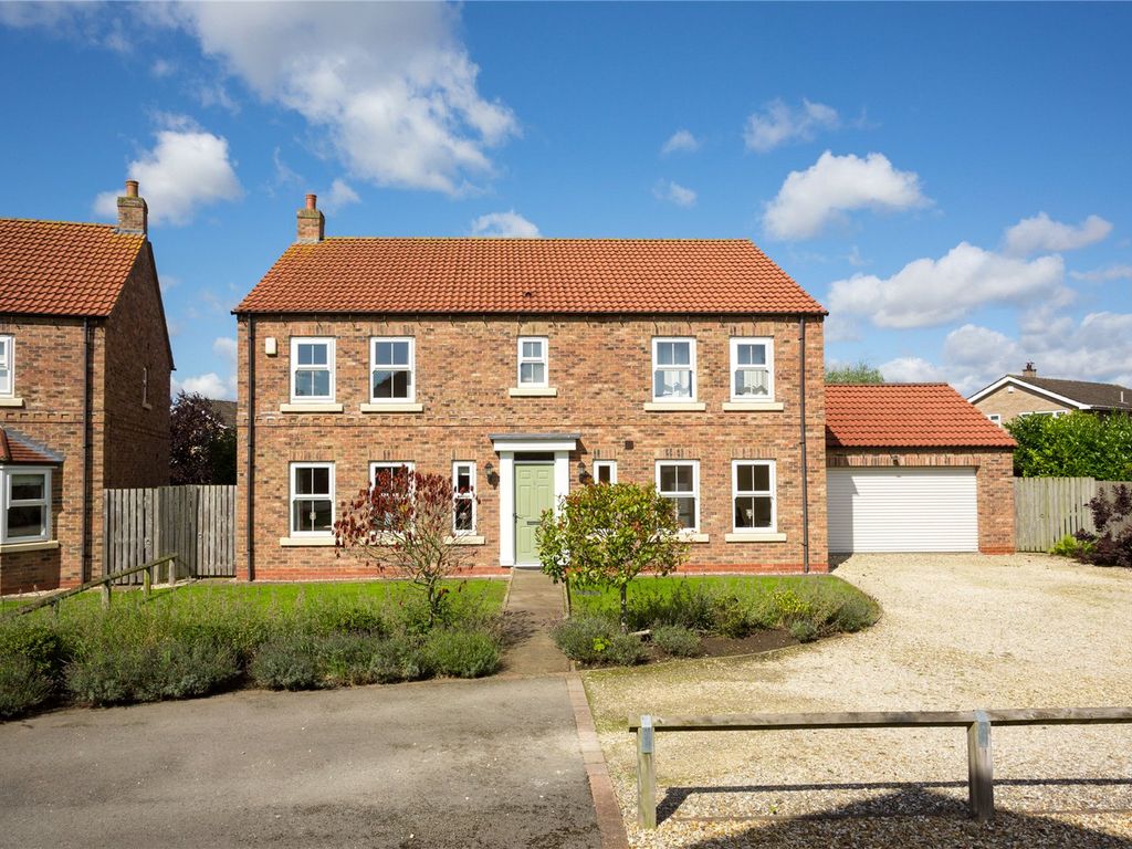 5 bed detached house for sale in The Willows, Haxby, York, North Yorkshire YO32, £865,000