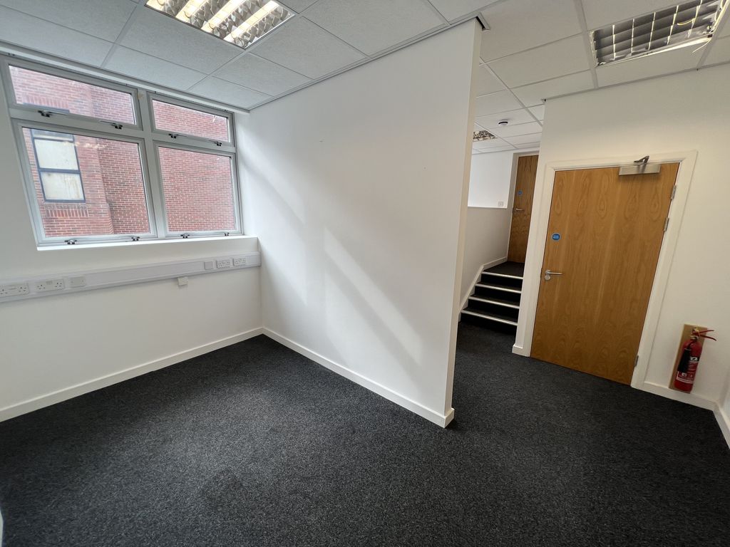 Office to let in First Floor, 24 Victoria Road, Consett DH8, £7,000 pa