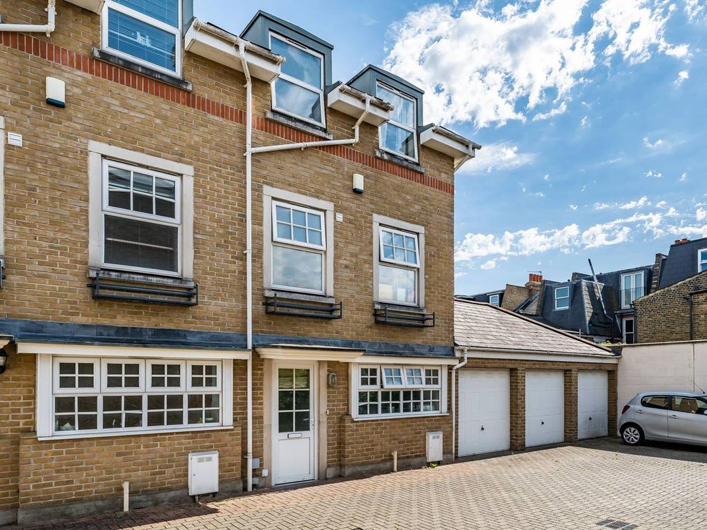 4 bed property for sale in Lion Gate Mews, Wandsworth, London SW18, £1,000,000