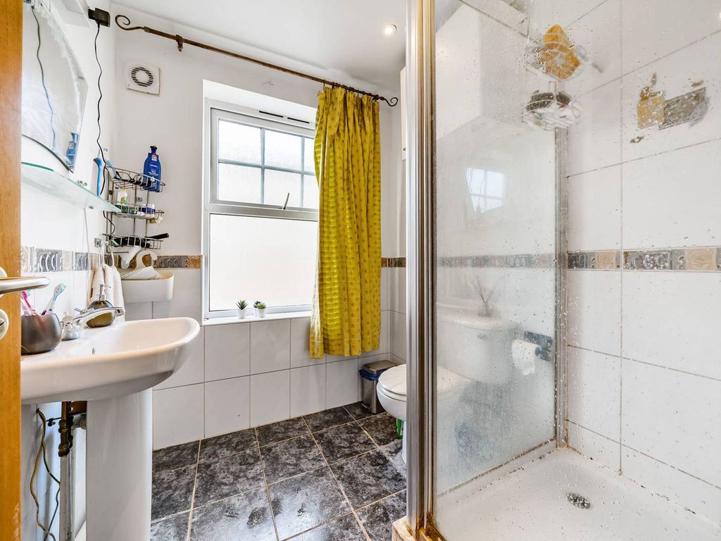 4 bed property for sale in Lion Gate Mews, Wandsworth, London SW18, £1,000,000
