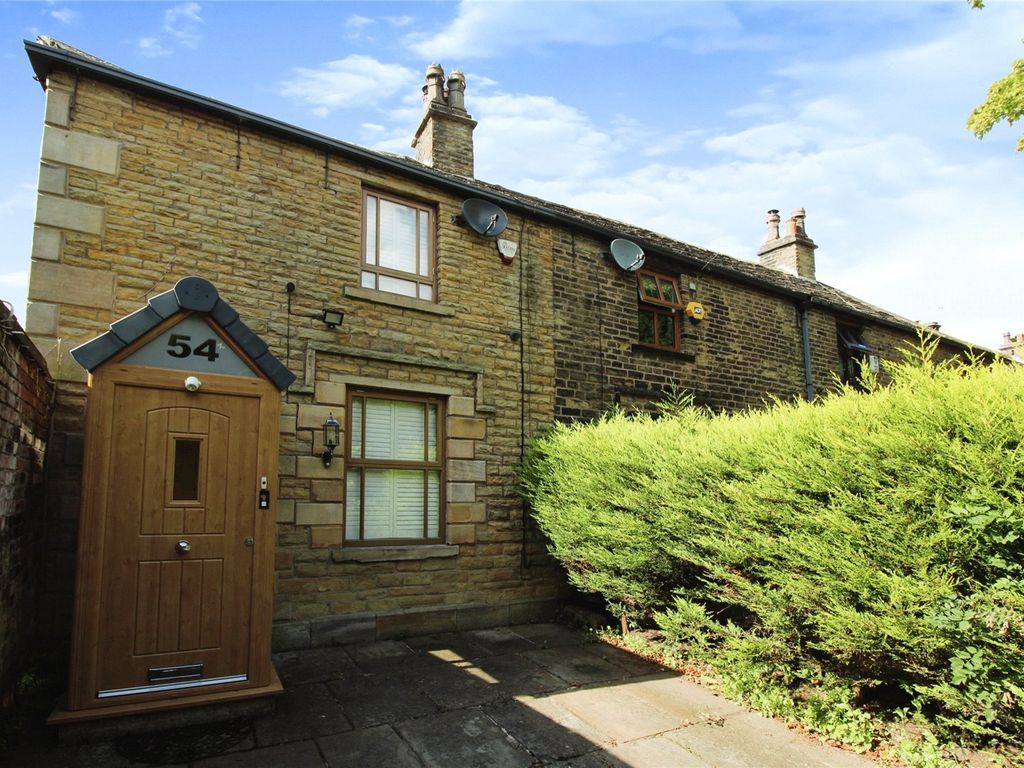 2 bed semi-detached house to rent in Falinge Fold, Rochdale, Greater Manchester OL12, £995 pcm