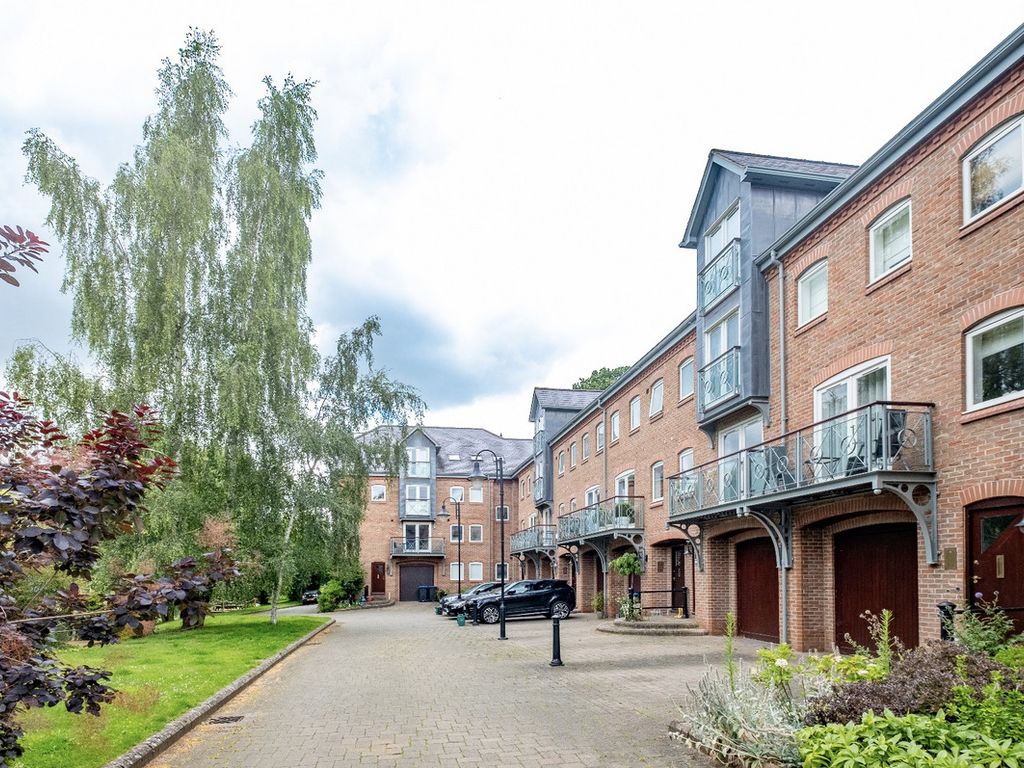 3 bed town house for sale in Rock Mill Lane, Leamington Spa CV32, £570,000