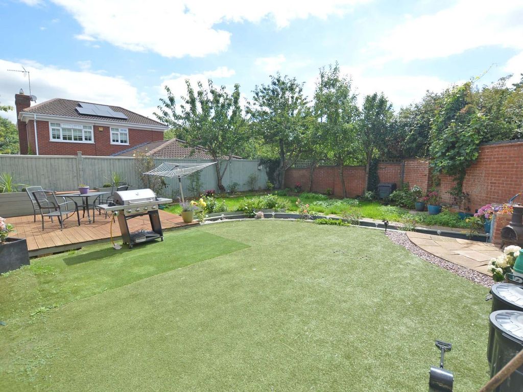 4 bed detached house for sale in Speedwell Close, Rugby CV23, £350,000