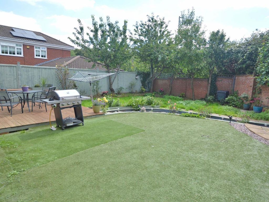 4 bed detached house for sale in Speedwell Close, Rugby CV23, £350,000
