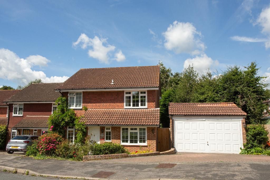 4 bed detached house for sale in Cuckoo Drive, Heathfield, East Sussex TN21, £425,000