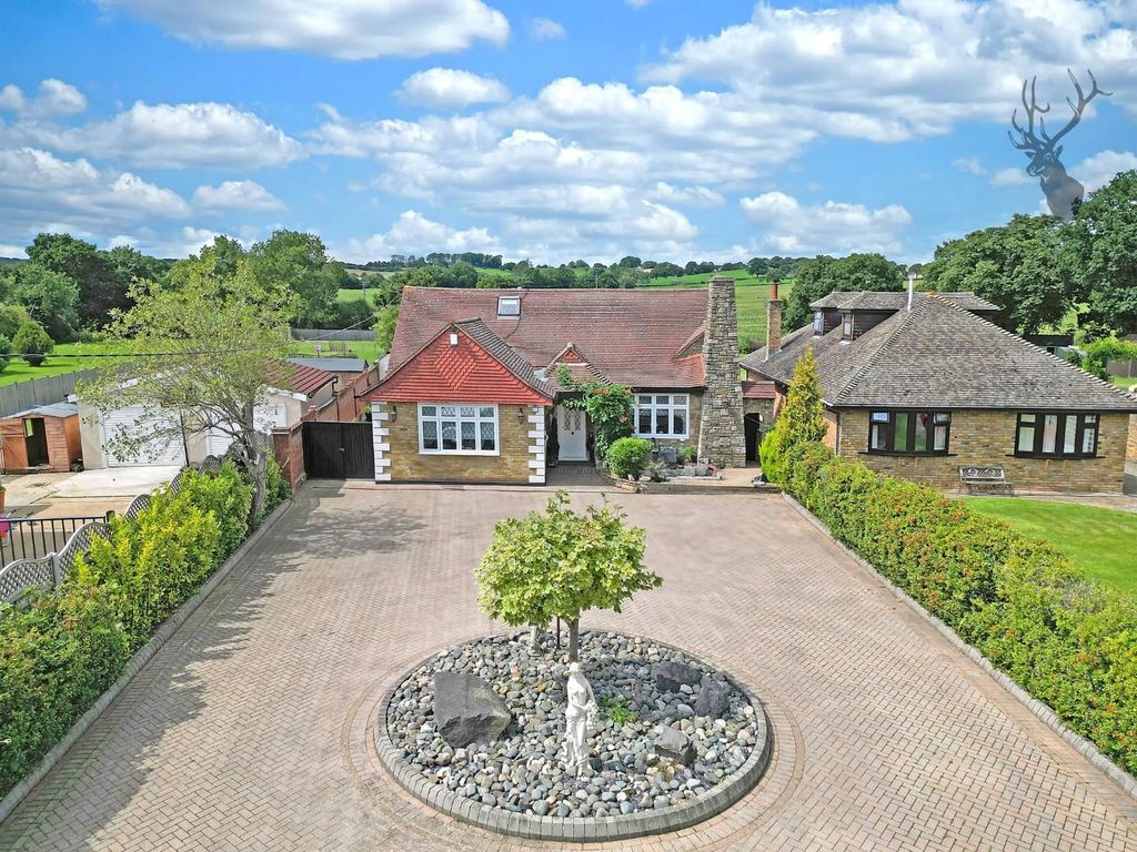 4 bed detached bungalow for sale in Bournebridge Lane, Stapleford Abbotts, Romford RM4, £1,400,000