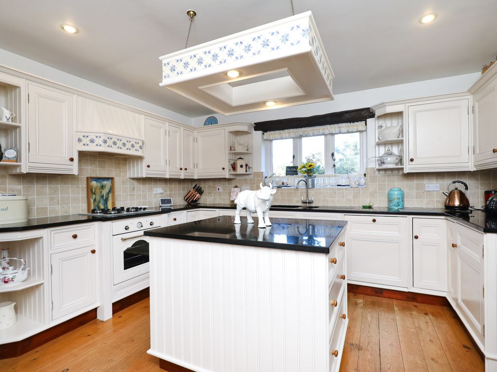 4 bed bungalow for sale in Beighton, Sheffield S20, £635,000