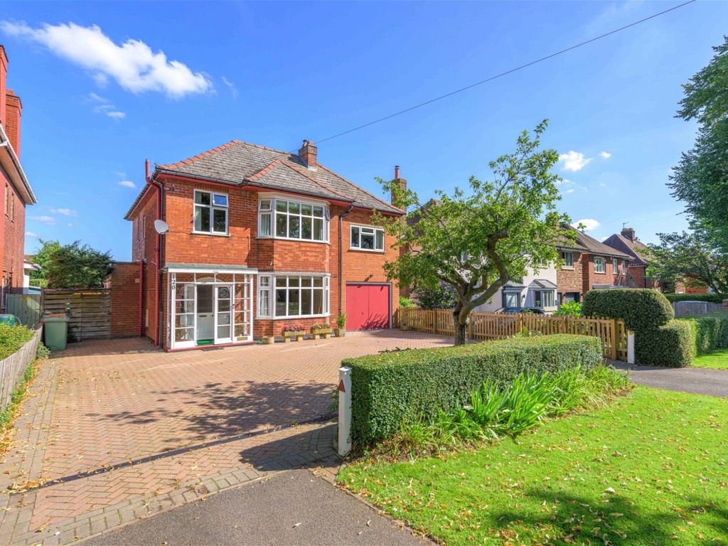 4 bed detached house for sale in Barrowby Road, Grantham NG31, £475,000