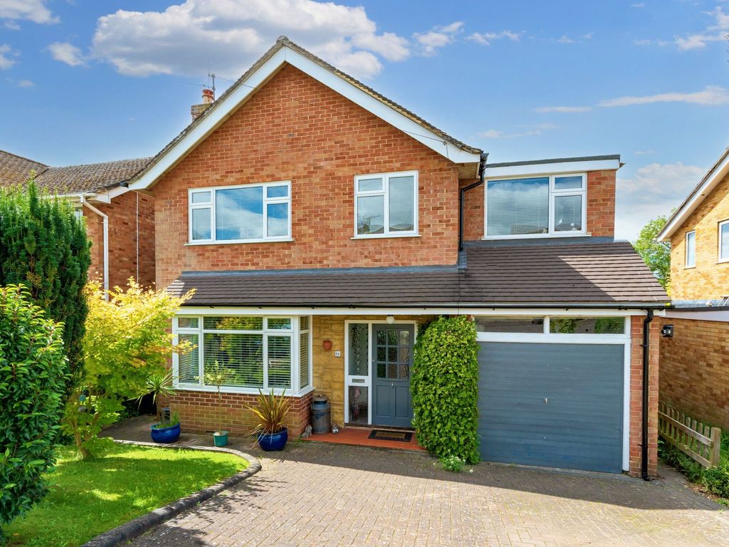 4 bed detached house for sale in Marlborough Crescent, Long Hanborough OX29, £500,000