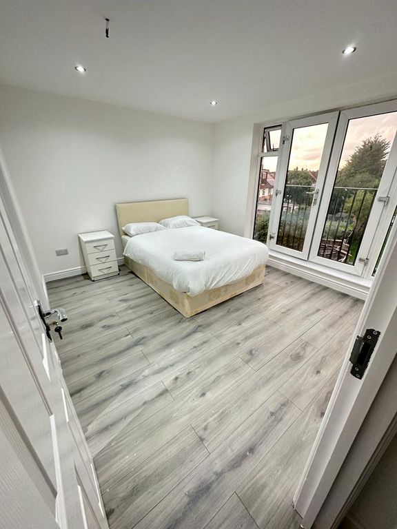 Room to rent in Ruislip Road, Northolt UB5, £1,100 pcm