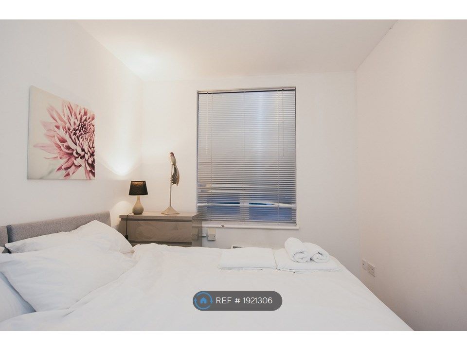 2 bed flat to rent in Arbury View Arbury Road Uk, Cambridge CB4, £2,150 pcm