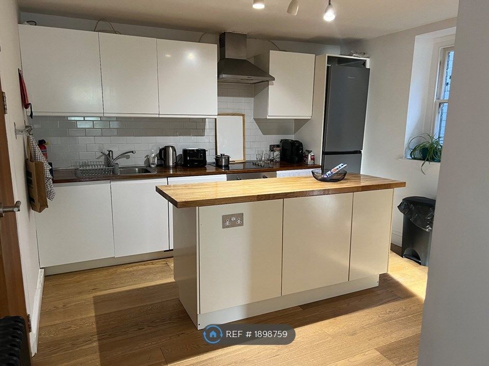 1 bed flat to rent in Crouch Hill, London N4, £2,400 pcm
