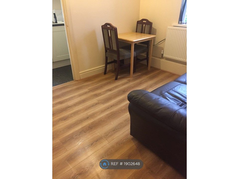 1 bed flat to rent in Pershore Road, Birmingham B5, £850 pcm