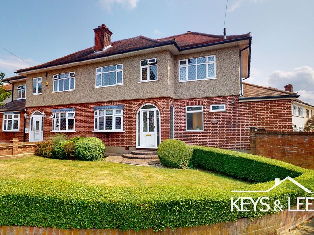 3 bed semi-detached house for sale in Melville Road, Romford RM5, £525,000