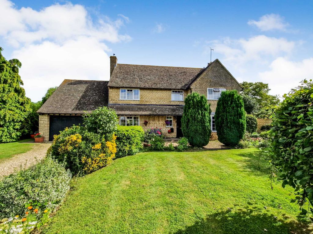 4 bed detached house for sale in Lower Lane, Kinsham, Tewkesbury, Gloucestershire GL20, £665,000