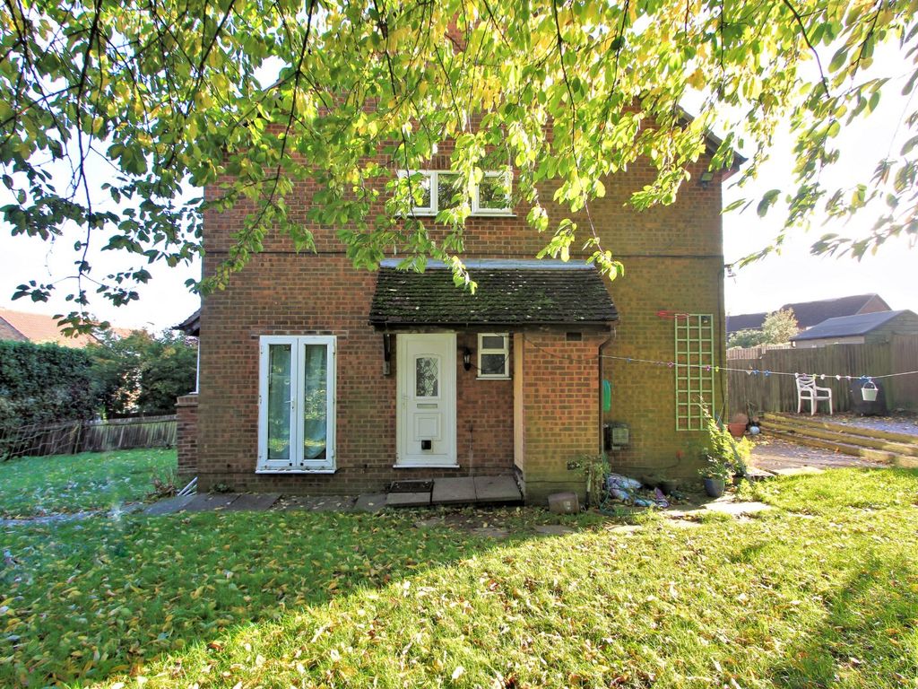 3 bed end terrace house for sale in Woodstock, Knebworth, Hertfordshire SG3, £385,000