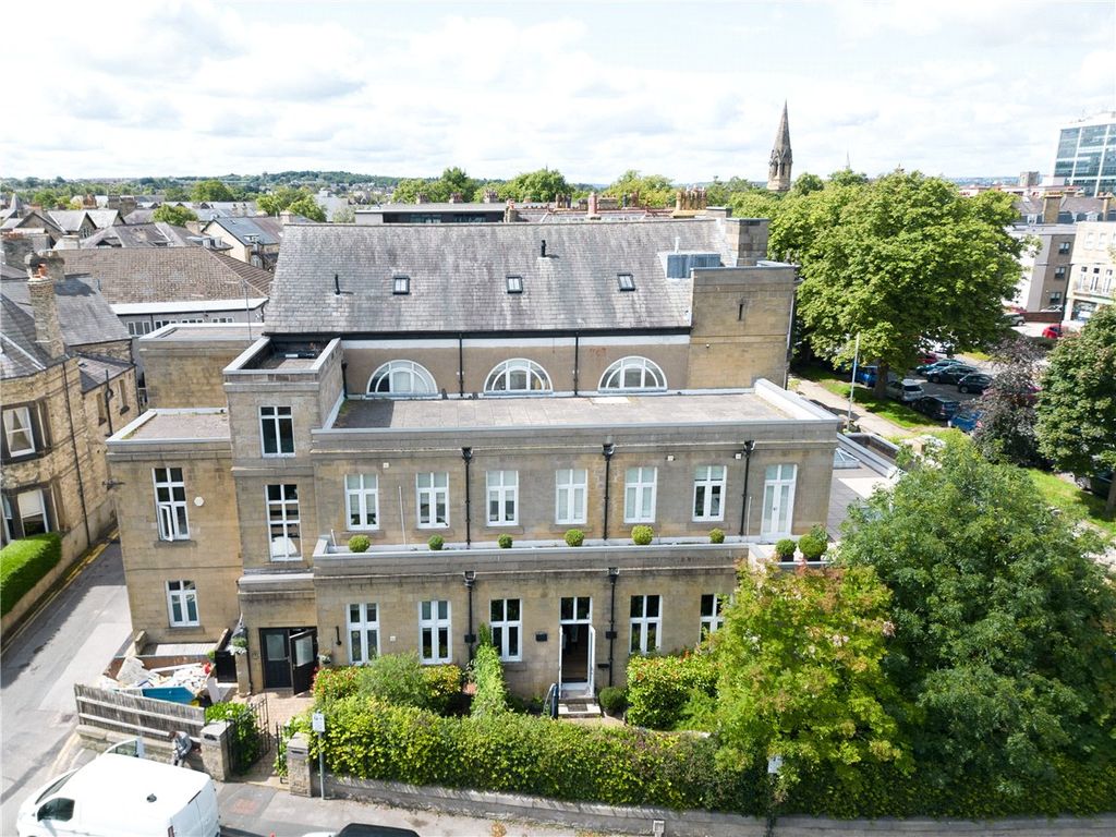 3 bed flat for sale in Victoria House, 38 Victoria Avenue, Harrogate, North Yorkshire HG1, £1,095,000
