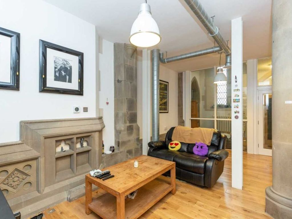 2 bed flat to rent in Huddersfield Road, Low Moor, Bradford BD12, £780 pcm