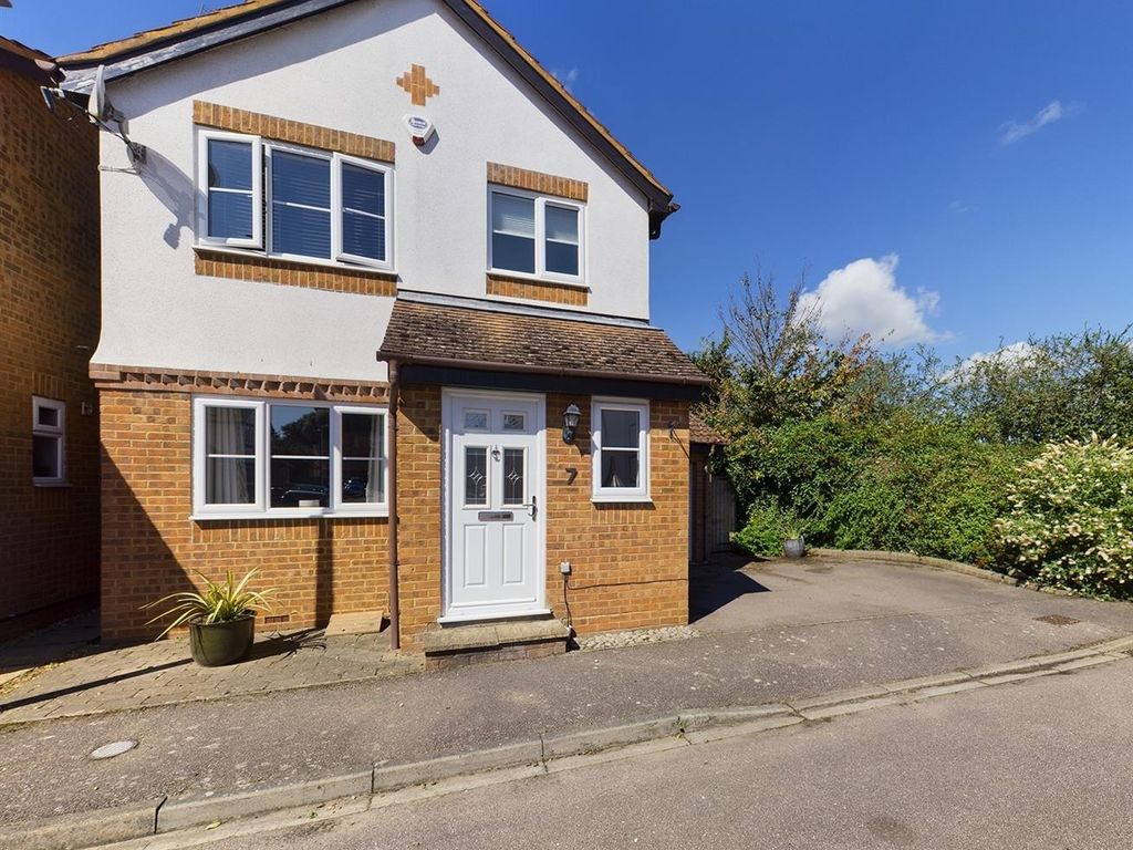 3 bed detached house for sale in Bedford Close, Shillington, Hitchin SG5, £375,000