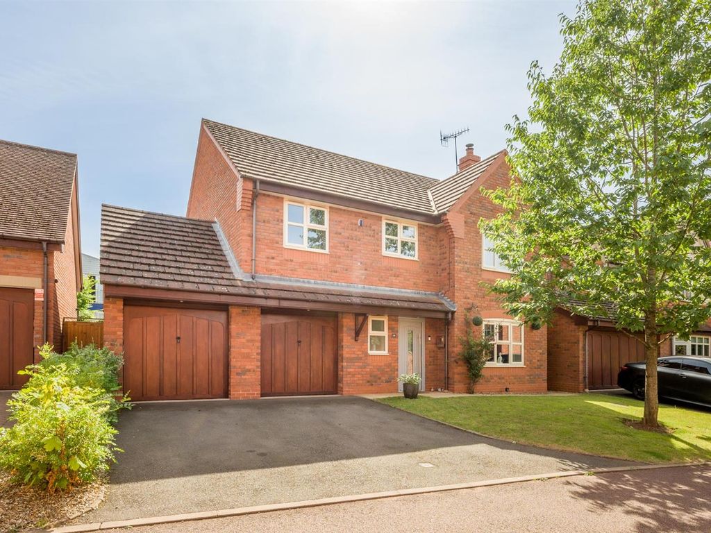 5 bed detached house for sale in Meon Rise, Pedmore DY9, £650,000